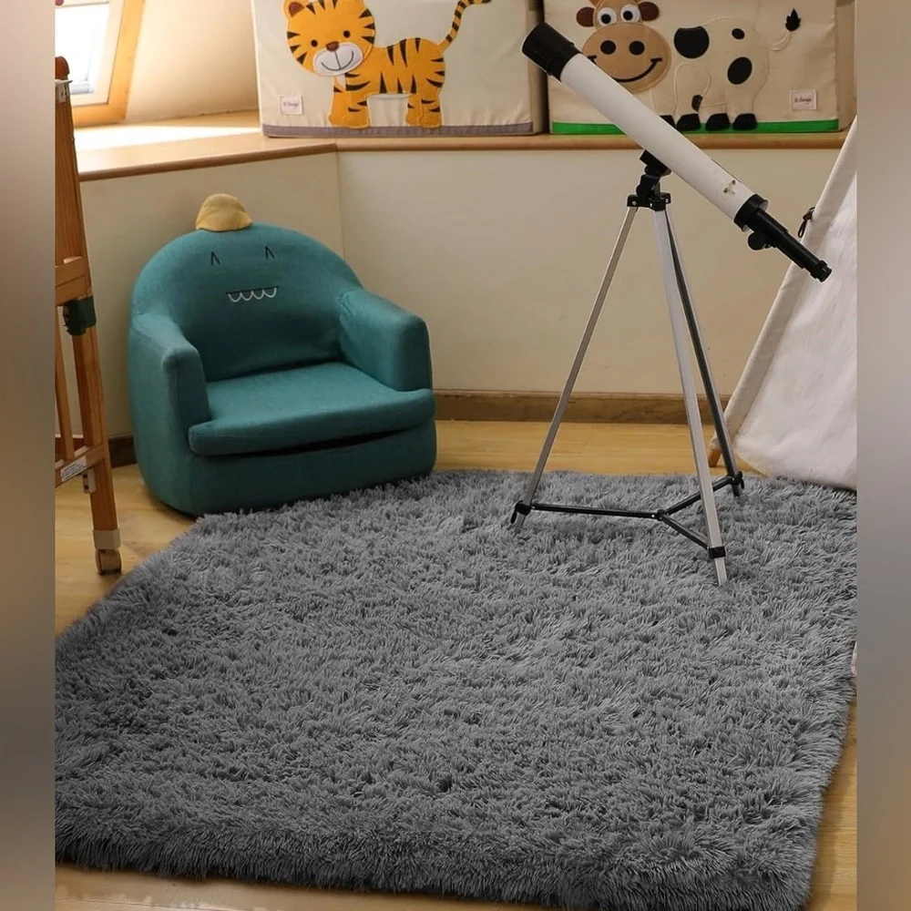 Rug - Gray Accent Area Carpet - Size 4x6 - Picture 6 of 10